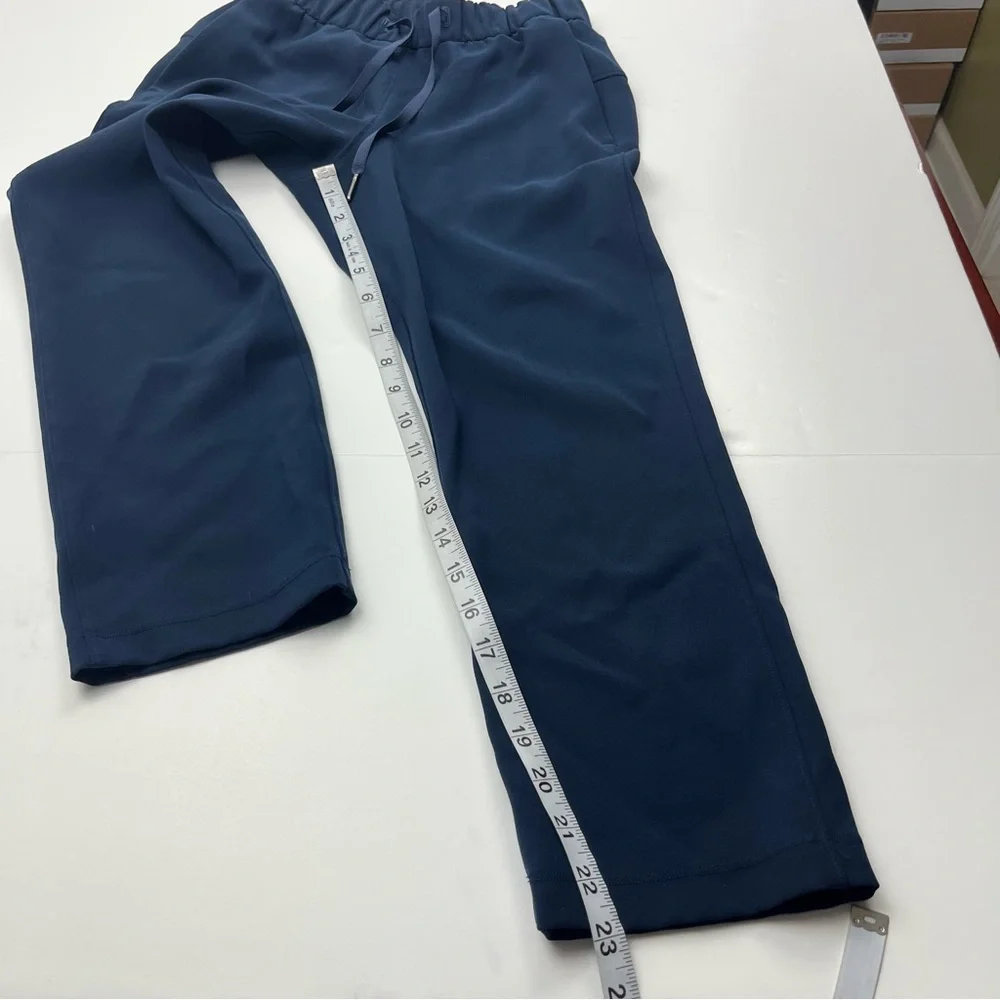 Lululemon On The Fly Crop Pants Womens‎ Size 2 Navy Blue 23
